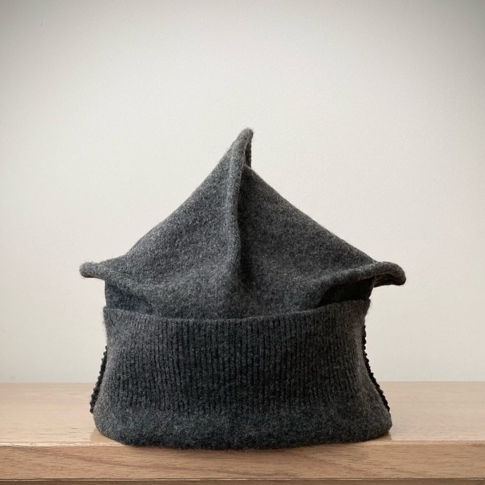 origami crown 100% cashmere sweater hat joodito bucket beanie cap deep dark gray